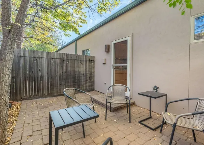 Holiday home 2br Uptown Gem With Ev Charger