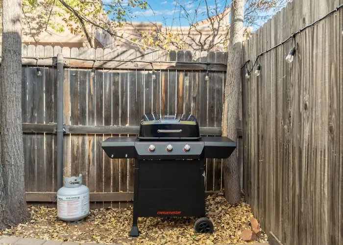 2br Uptown Gem With Ev Charger Holiday home *