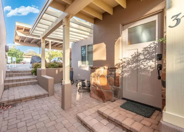 Holiday home 2br Uptown Gem With Ev Charger Sedona