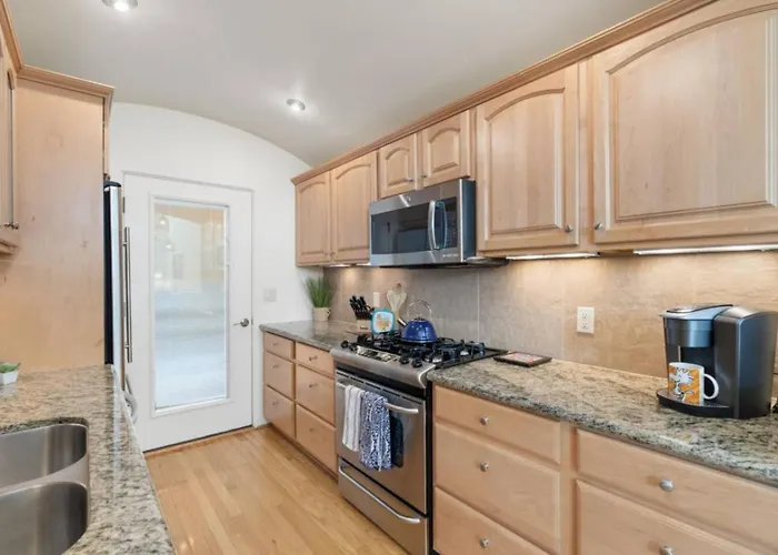 2br Uptown Gem With Ev Charger Holiday home Sedona