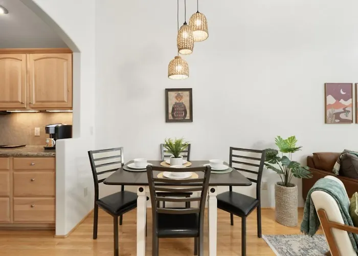 2br Uptown Gem With Ev Charger Holiday home *