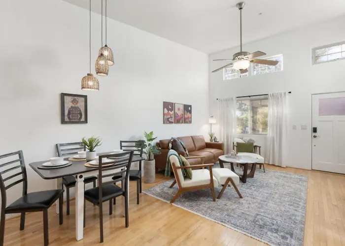 Holiday home 2br Uptown Gem With Ev Charger Sedona