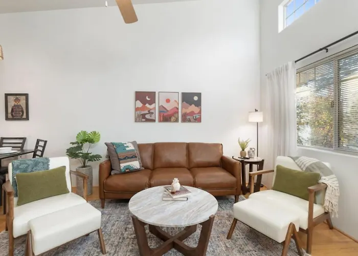 Holiday home 2br Uptown Gem With Ev Charger *